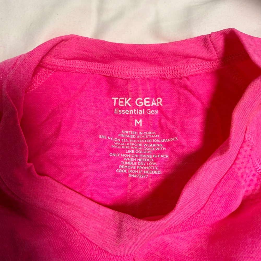 Tek Gear Essential Gear‎ Womens Medium Neon Pink Seamless Long Sleeve Thumbholes - Picture 2 of 4